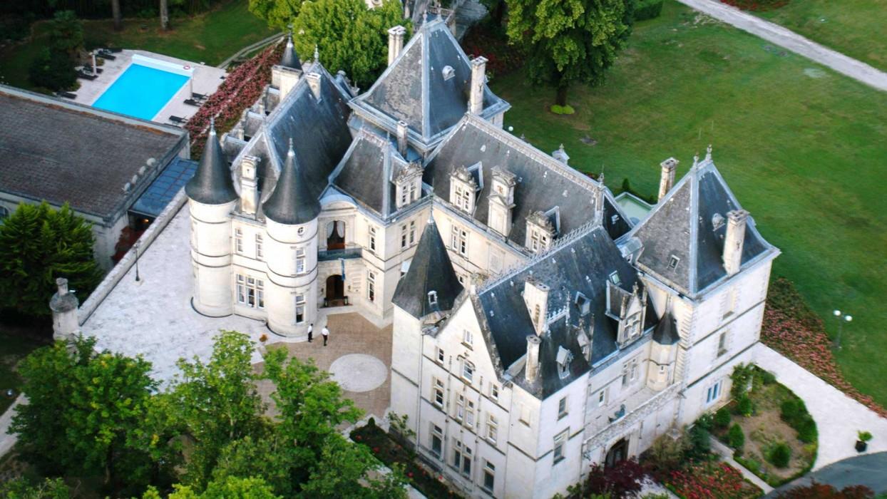 Chateau De Mirambeau - Relais & Chateaux Buitenkant foto