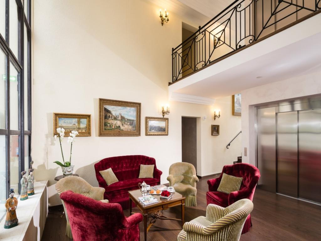 Chateau De Mirambeau - Relais & Chateaux Buitenkant foto