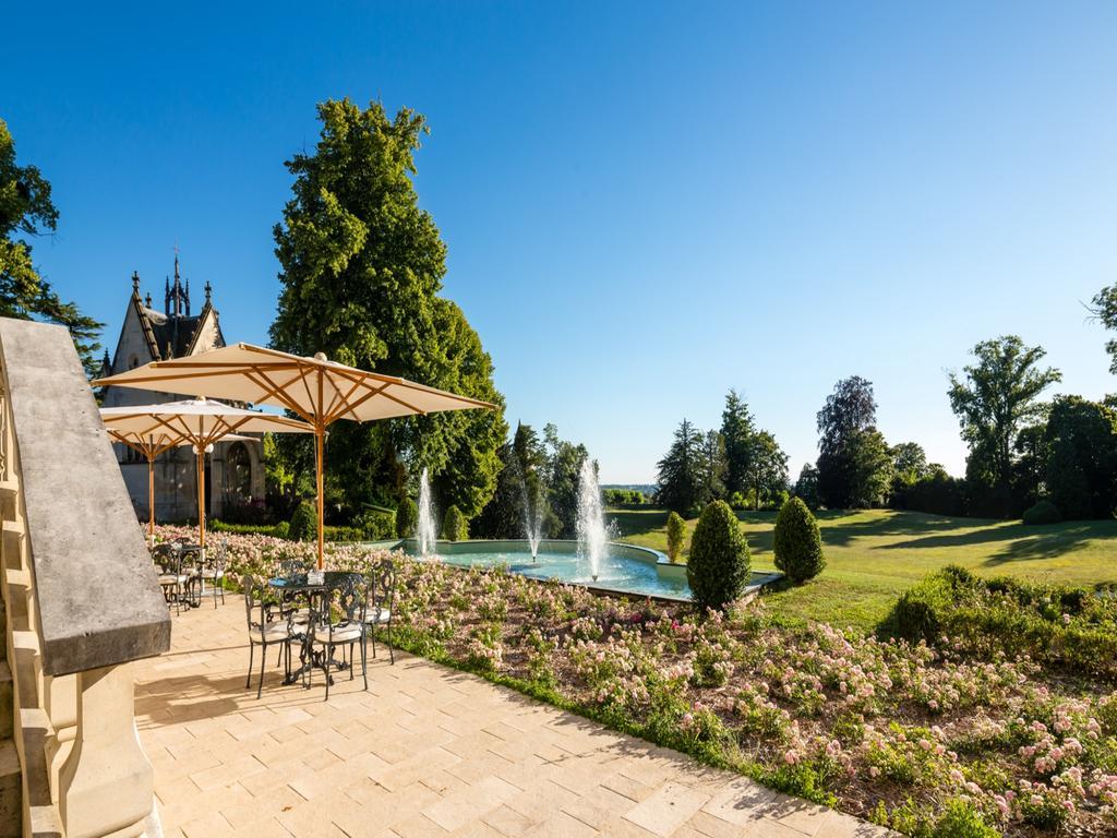 Chateau De Mirambeau - Relais & Chateaux Buitenkant foto