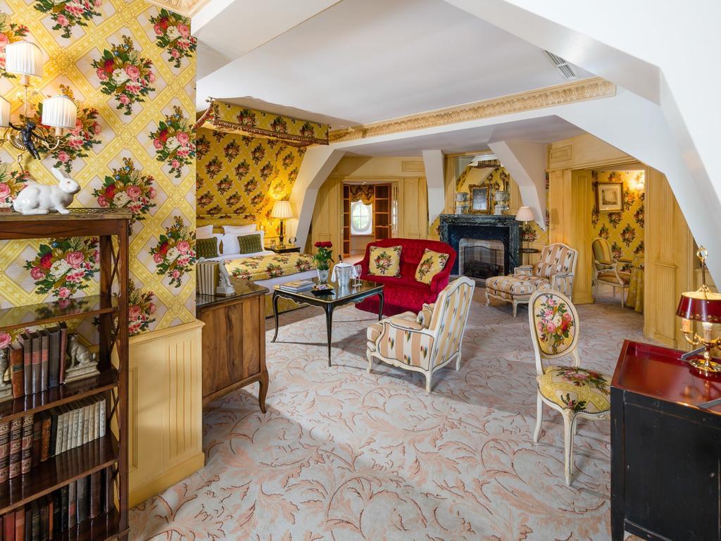 Chateau De Mirambeau - Relais & Chateaux Buitenkant foto