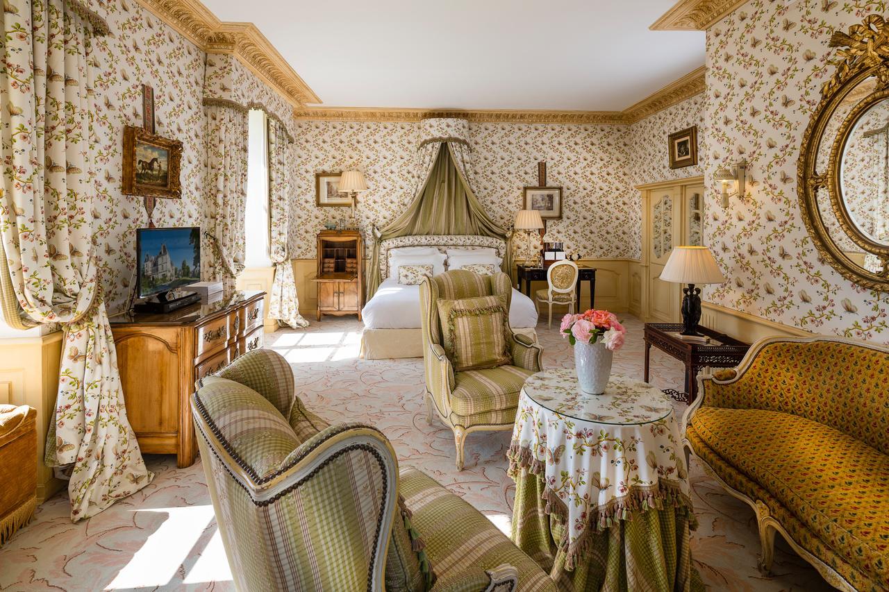 Chateau De Mirambeau - Relais & Chateaux Buitenkant foto