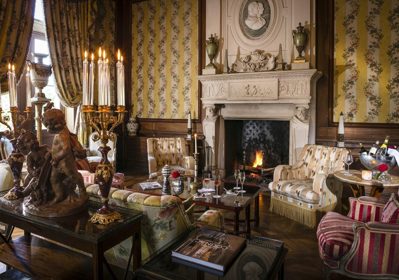 Chateau De Mirambeau - Relais & Chateaux Buitenkant foto