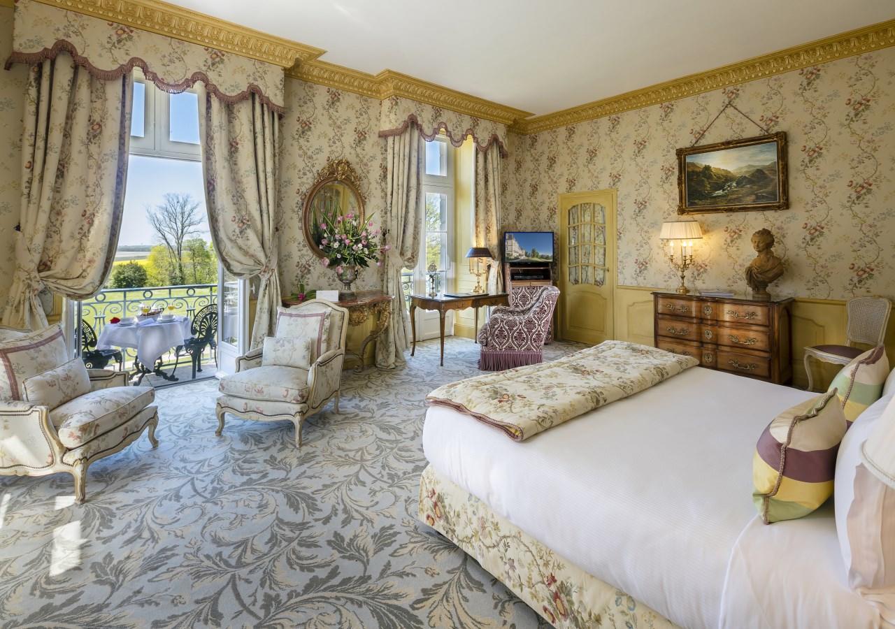 Chateau De Mirambeau - Relais & Chateaux Buitenkant foto