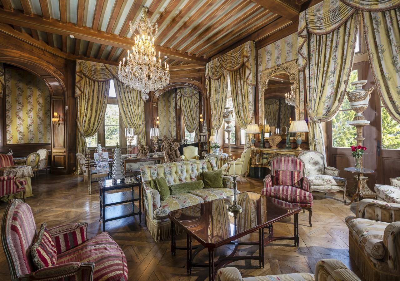 Chateau De Mirambeau - Relais & Chateaux Buitenkant foto