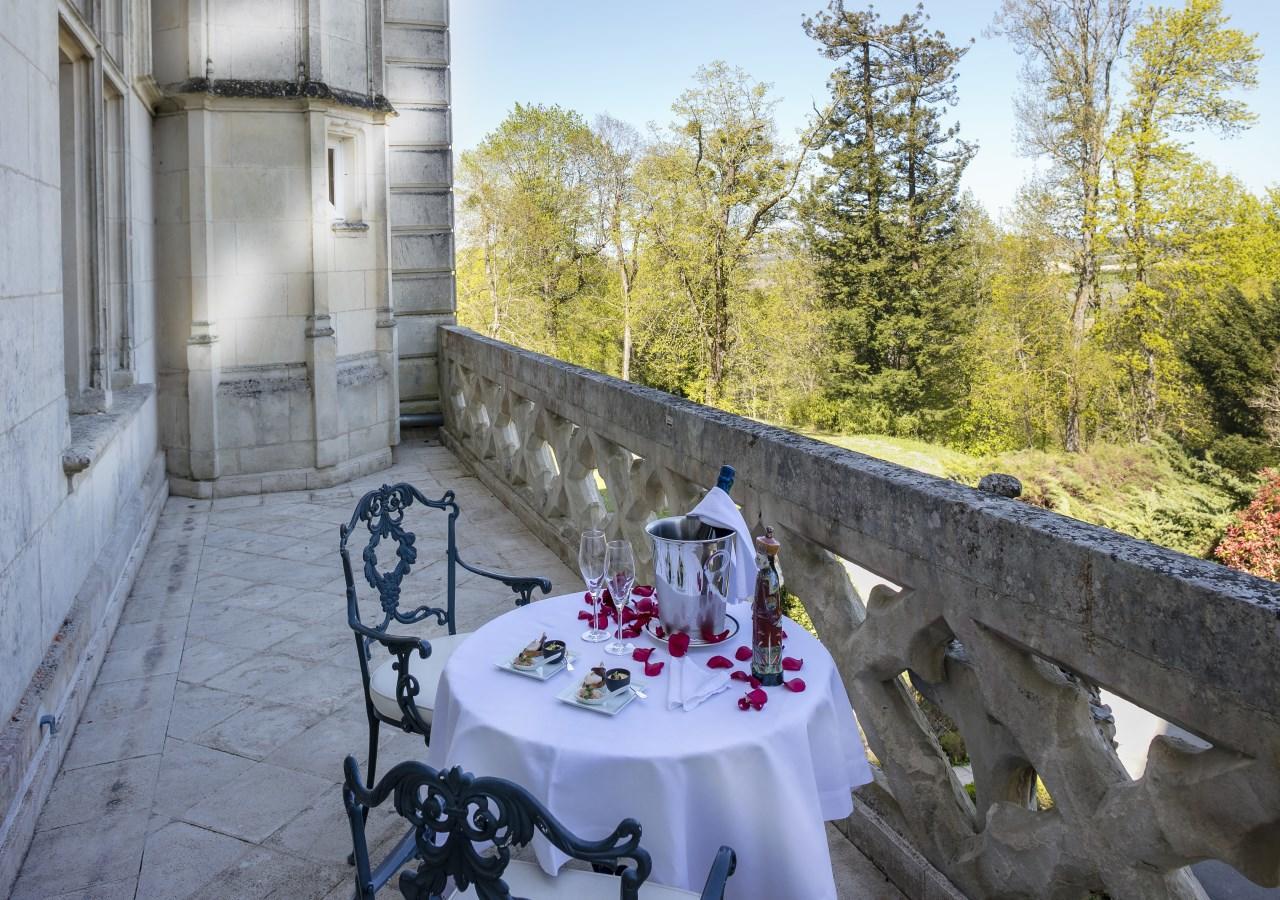 Chateau De Mirambeau - Relais & Chateaux Buitenkant foto
