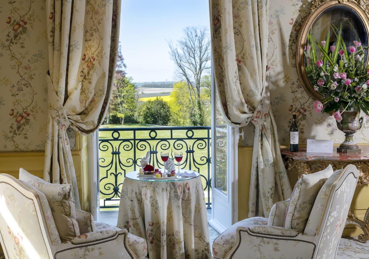 Chateau De Mirambeau - Relais & Chateaux Buitenkant foto
