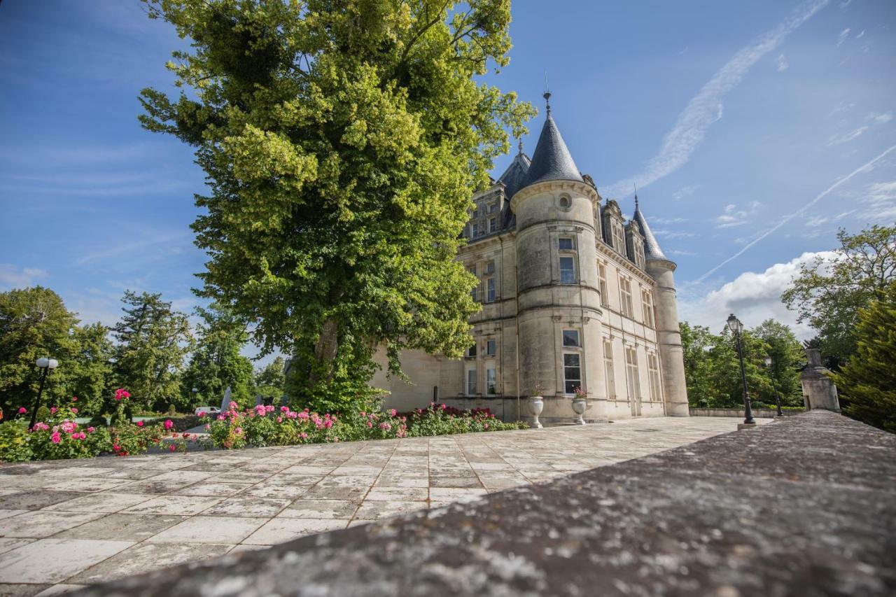 Chateau De Mirambeau - Relais & Chateaux Buitenkant foto