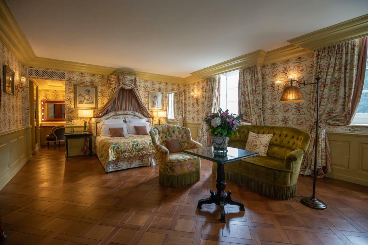 Chateau De Mirambeau - Relais & Chateaux Buitenkant foto