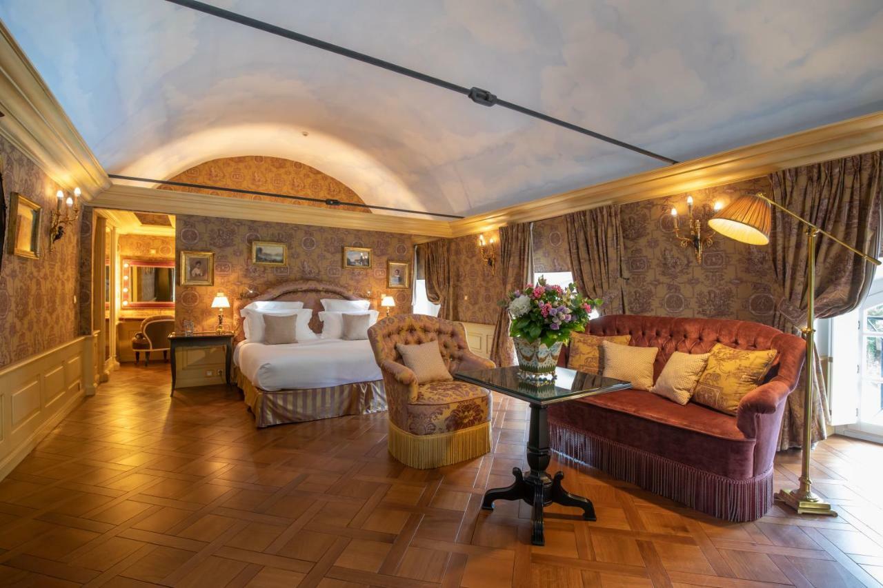 Chateau De Mirambeau - Relais & Chateaux Buitenkant foto