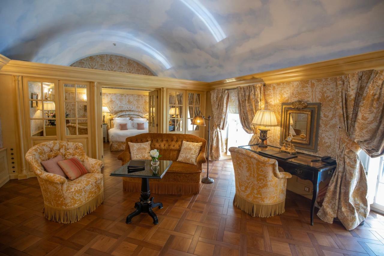 Chateau De Mirambeau - Relais & Chateaux Buitenkant foto