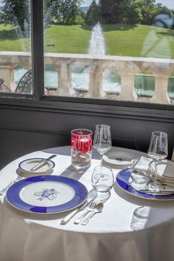 Chateau De Mirambeau - Relais & Chateaux Buitenkant foto