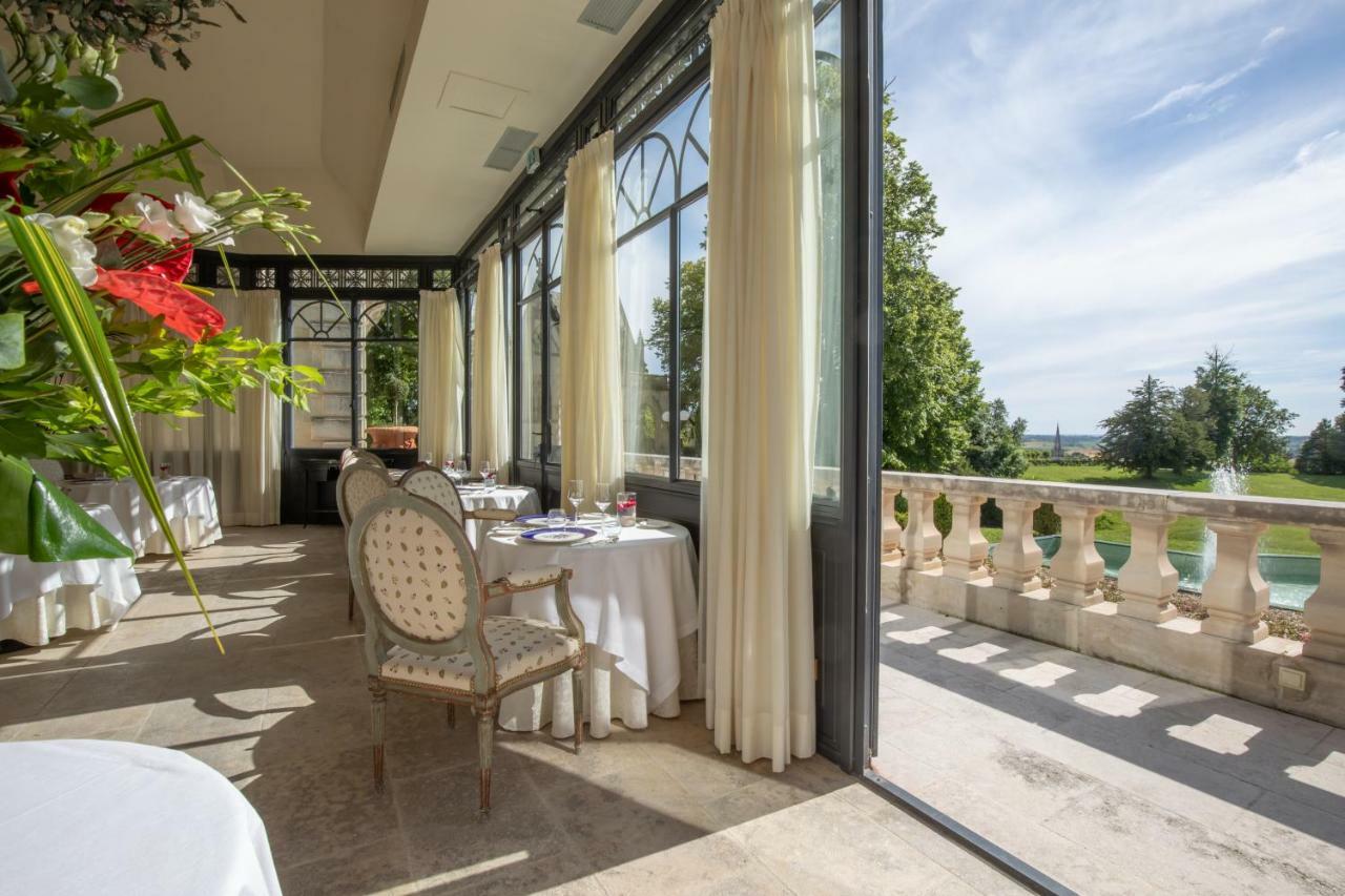 Chateau De Mirambeau - Relais & Chateaux Buitenkant foto